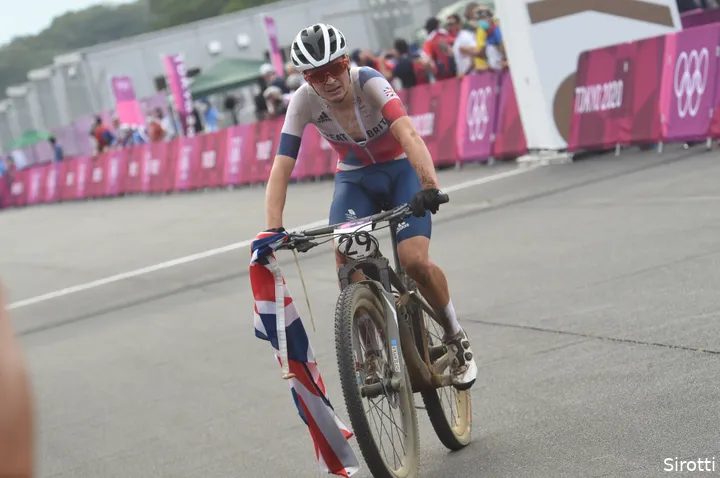 mountainbike pidcock spelen