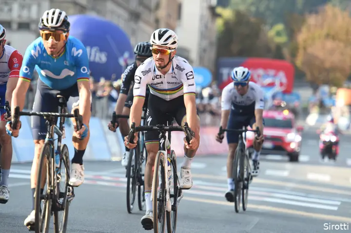 <i>Valverde and Alaphilippe fought nice duels in the spring</i>.