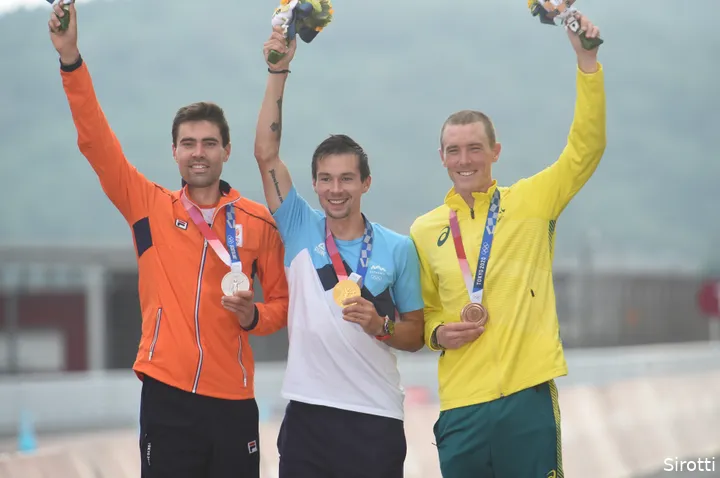 podium tijdrit dumoulin roglic dennis sirotti