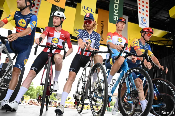 Lidl-Trek (Skjelmose second from left)
