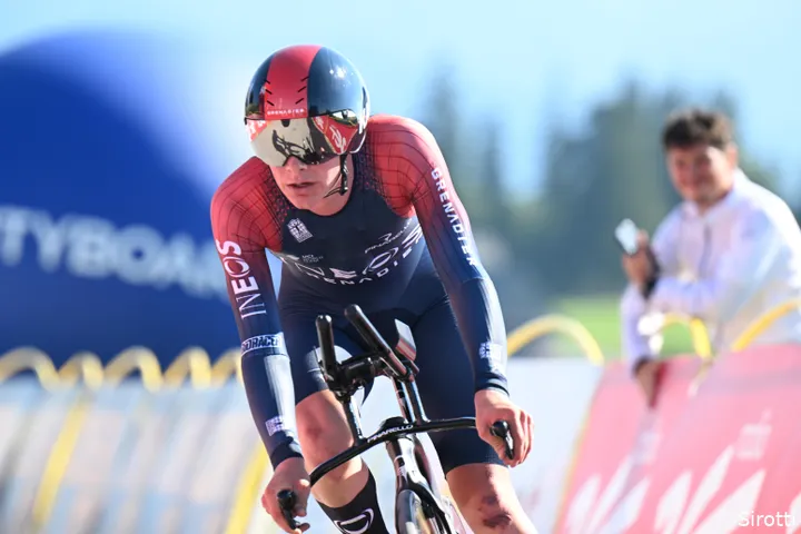 Tulett in action for INEOS Grenadiers