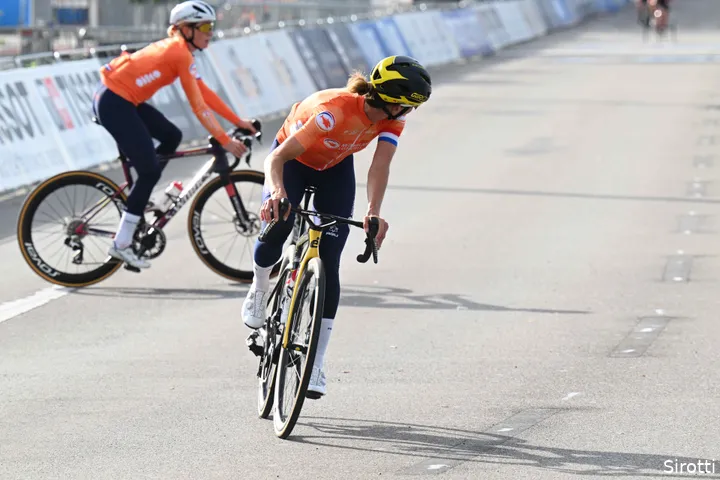 At the most recent World Cup, there was still fuss about Demi Vollering, who allegedly did not ride tactically smartly