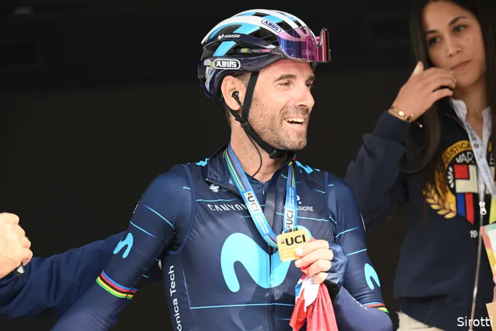 At Caisse d'Epargne, Pérez was a teammate of Alejandro Valverde's