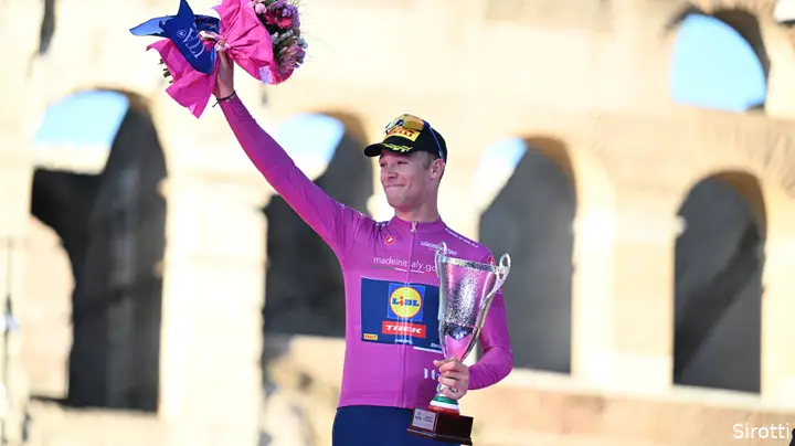Milan in the purple points jersey of the Giro d'Italia