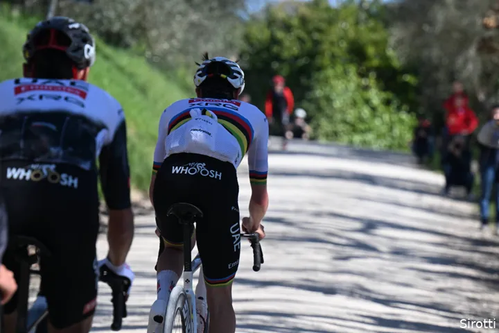 Del Toro on Pogacar's wheel during Strade Bianche recon