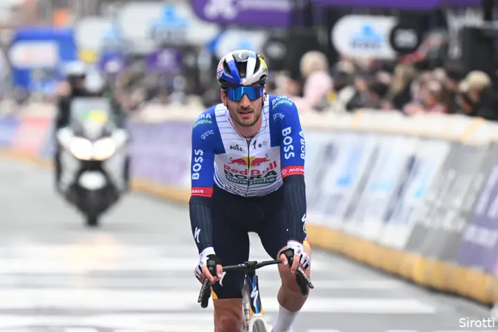 België boos, maar Tim van Dijke blij met Evenepoel en cruciale klus ...