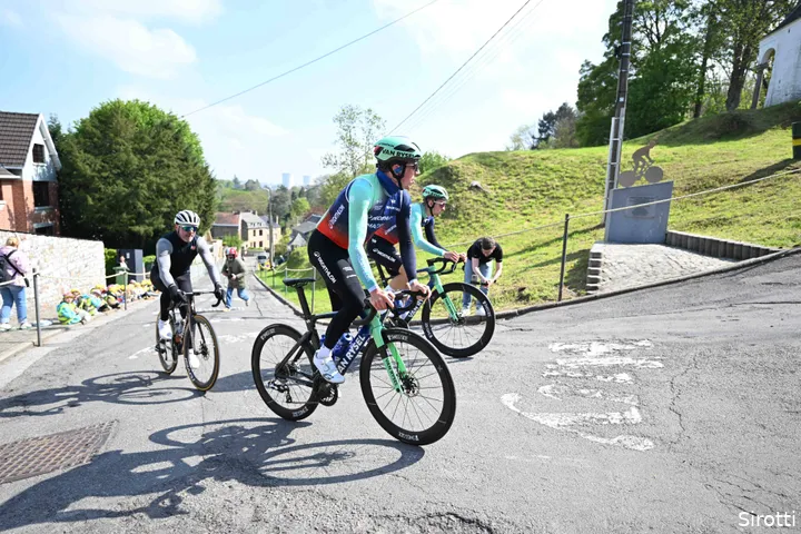 Paul Seixas and teammates recon the Mur de Huy