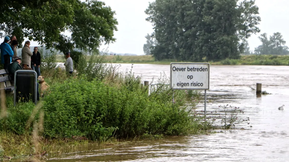 hoogwater juli 2021 berg aan de maas