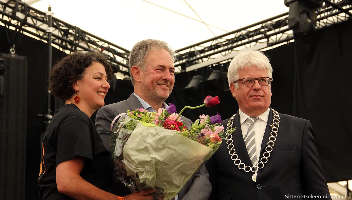 jos cremers en echtgenote uitreiking lidmaatschap orde van oranje nassau tijdens mp feesten in geleen