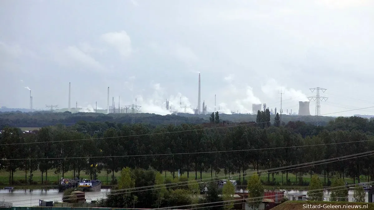 zicht op chemelot vanaf grindberg schipperskerk 2018