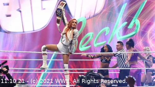 Ihr Gürtel ist mittlerweile rot - (c) 2021 WWE. All Rights Reserved.