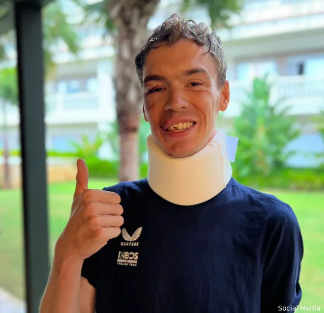 Arensman didn't look too good after his crash in the Vuelta....