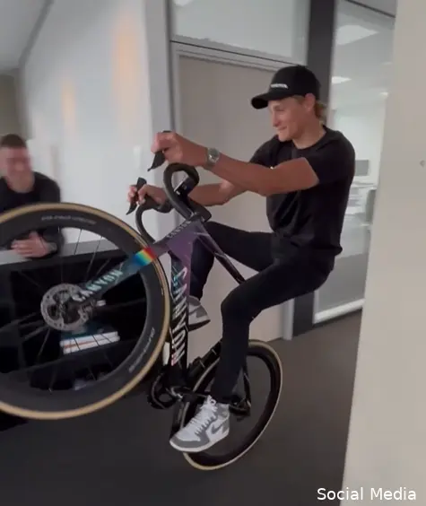 Wheelie Mathieu van der Poel