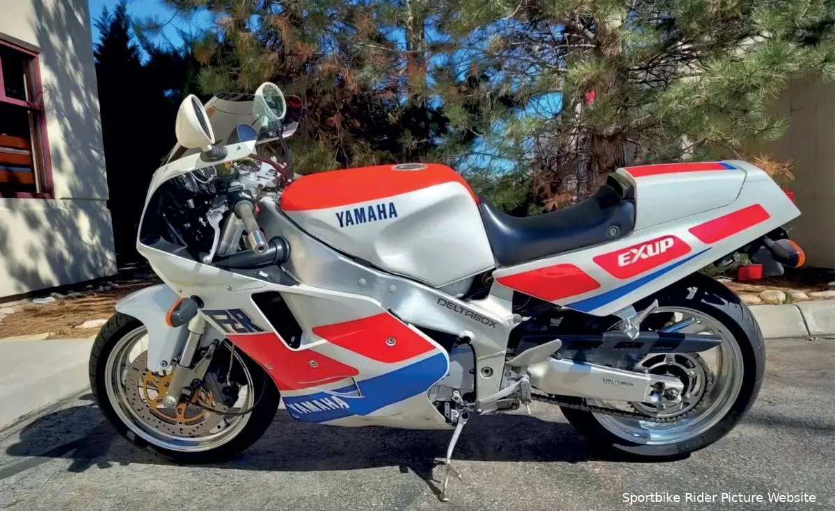 Yamaha FZR1000 EXUP
