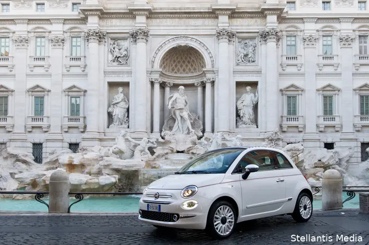 la-500-dolcevita-alla-fontana-di-trevi-a-roma-07-2019