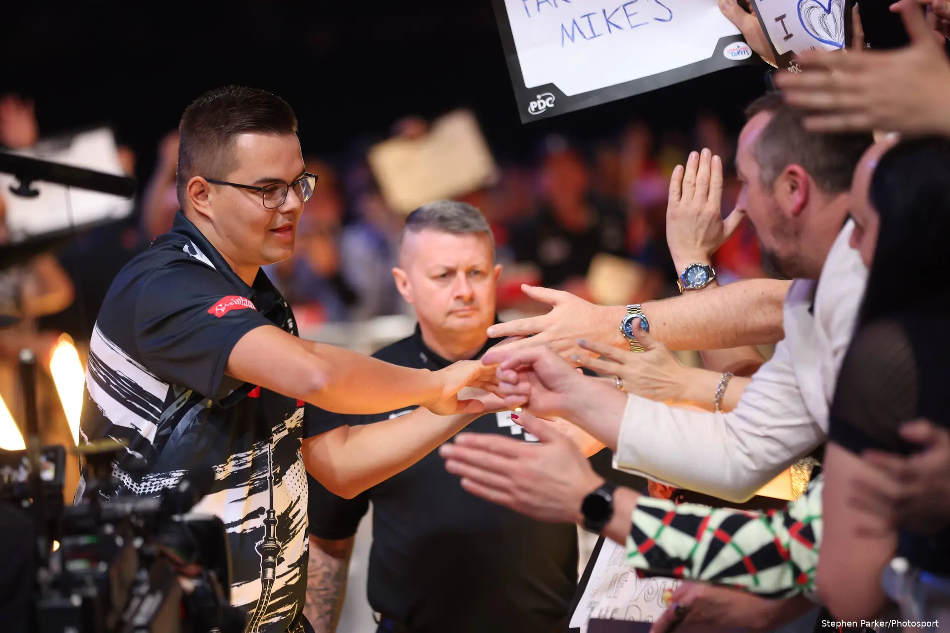 Gian van Veen at the 2026 New Zealand Darts Masters