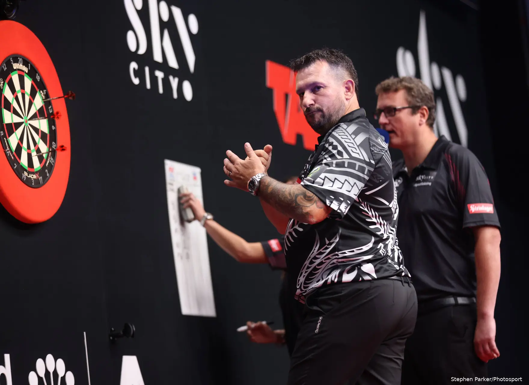 Jonny Clayton at the 2026 New Zealand Darts Masters