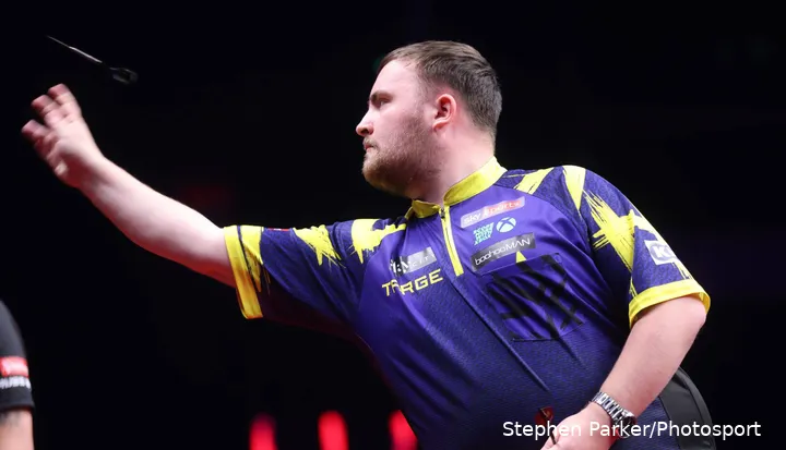 Luke 'The Nuke' Littler in actie