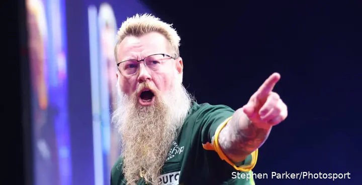 Simon Whitlock viert een goede score