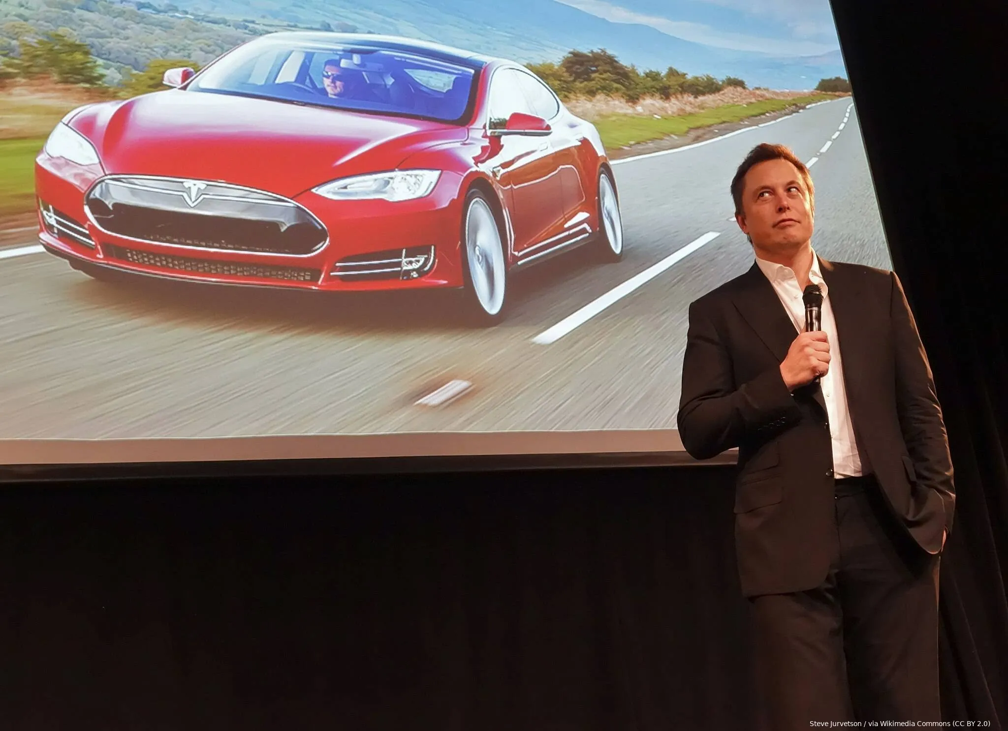 2048px elon musk taking questions 14338311681