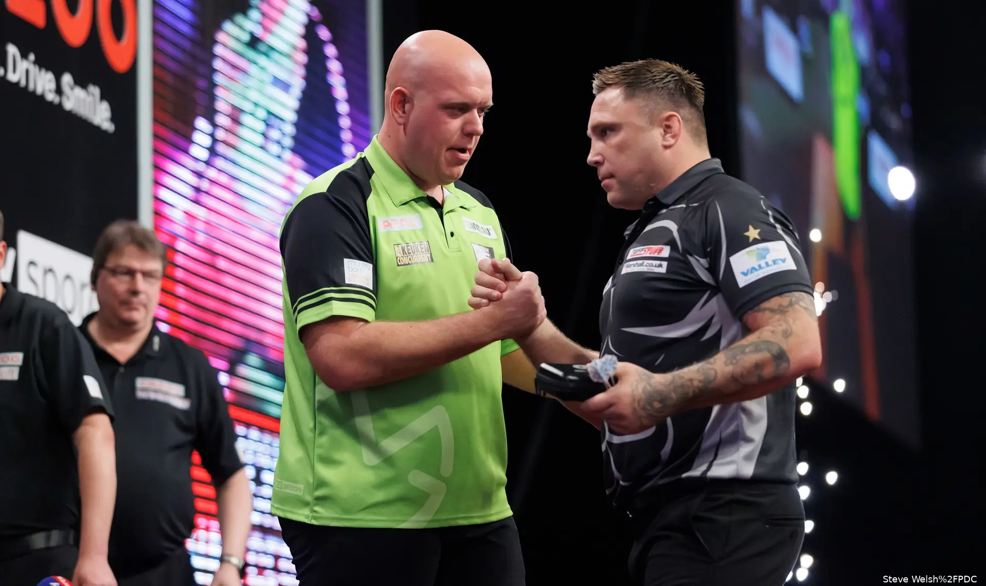 PLAberdeenQF Michael Van Gerwen Gerwyn Price10