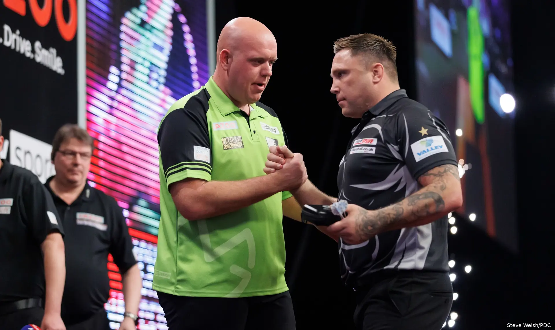 PLAberdeenQF Michael Van Gerwen Gerwyn Price10