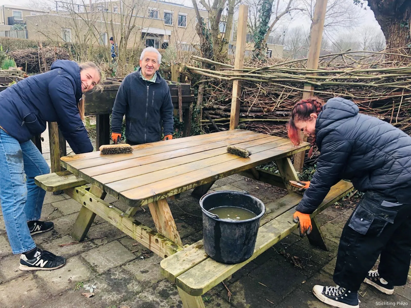 vrijwilligers in wijktuin noordhove bereiden zich voor op het voorjaar foto stichting piezo