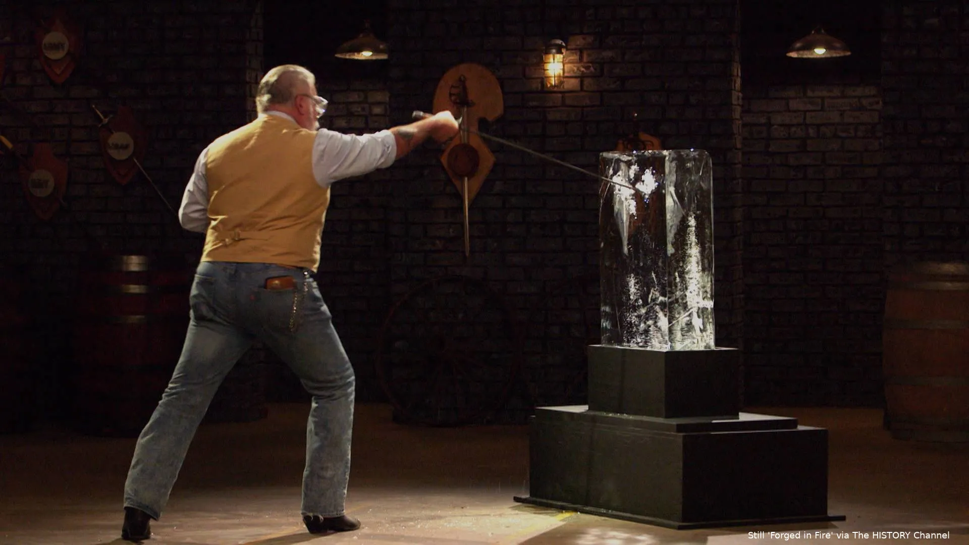 AEL0074893_M2483332_FORGED_IN_FIRE_S07_S07E27_GAME_OF_FORGE_SAT_TXM.mxf.10_34_11_21.Still006