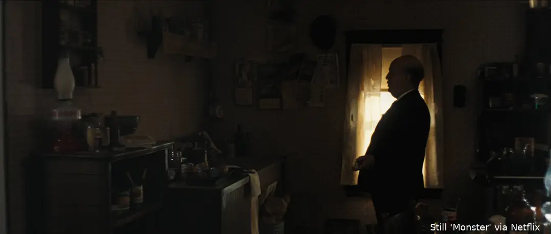 Monster__The_Ed_Gein_Story_n_S1_E2_00_40_48_00R
