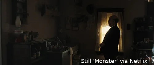 Monster__The_Ed_Gein_Story_n_S1_E2_00_40_48_00R