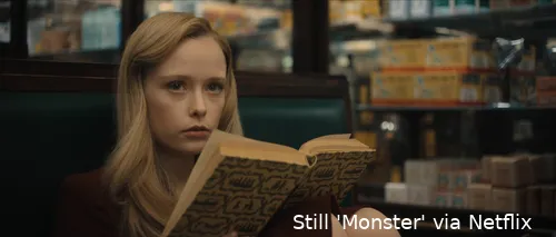 Monster__The_Ed_Gein_Story_n_S1_E6_00_17_30_02R