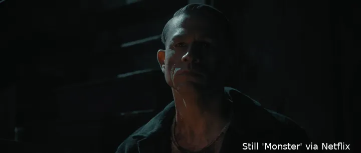 Monster__The_Ed_Gein_Story_n_S1_E4_00_37_42_05R