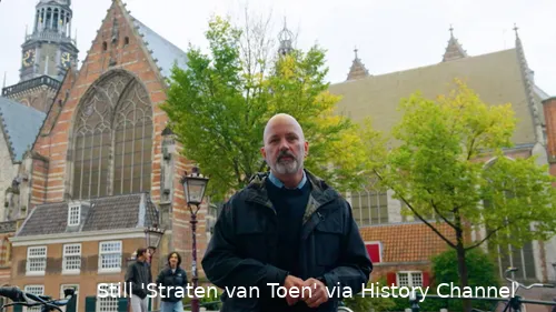 Straten_van_Toen_S01_E10_Hidden_Religion_