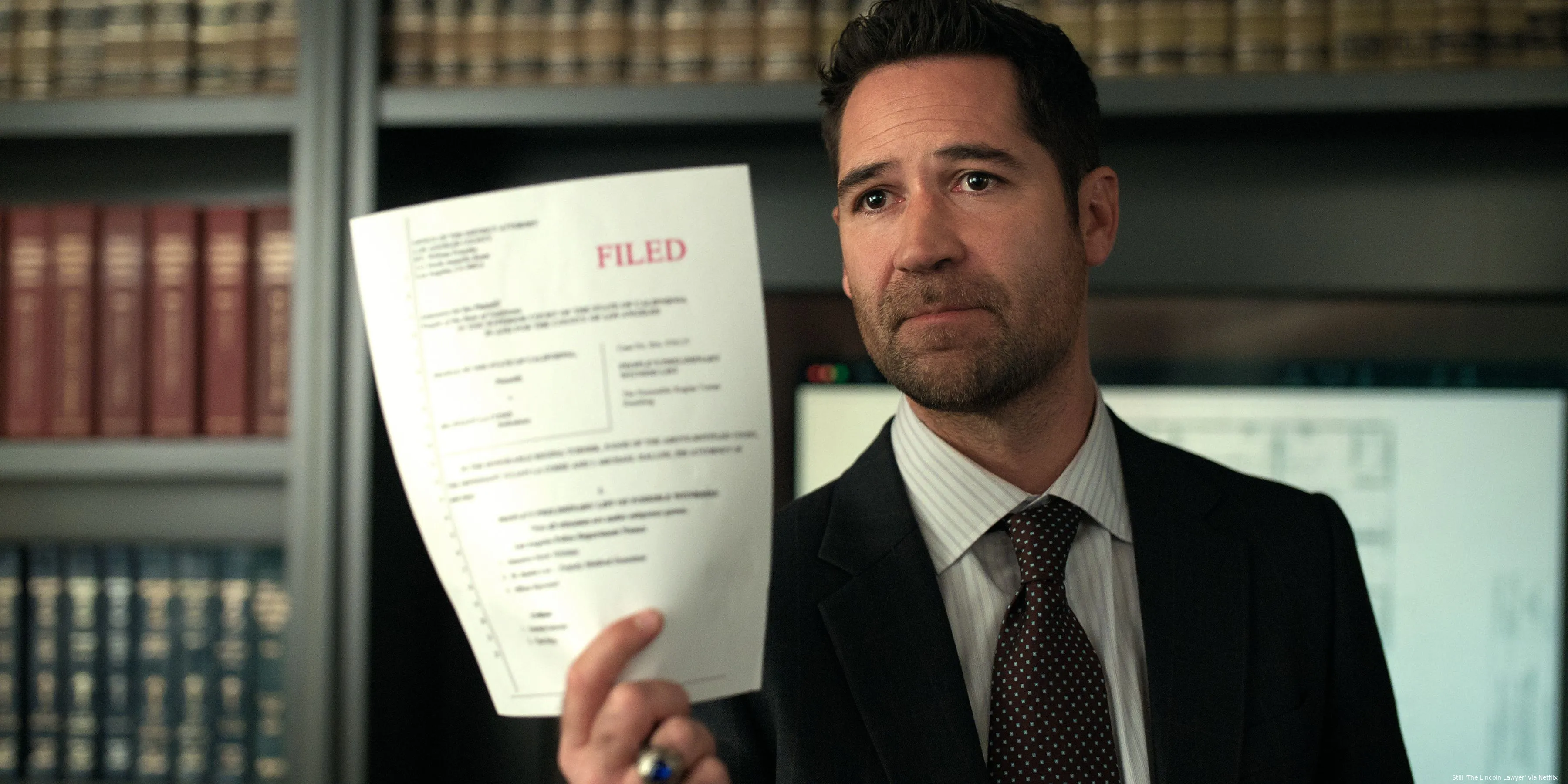 the lincoln lawyer n s3 e6 00 13 32 22r