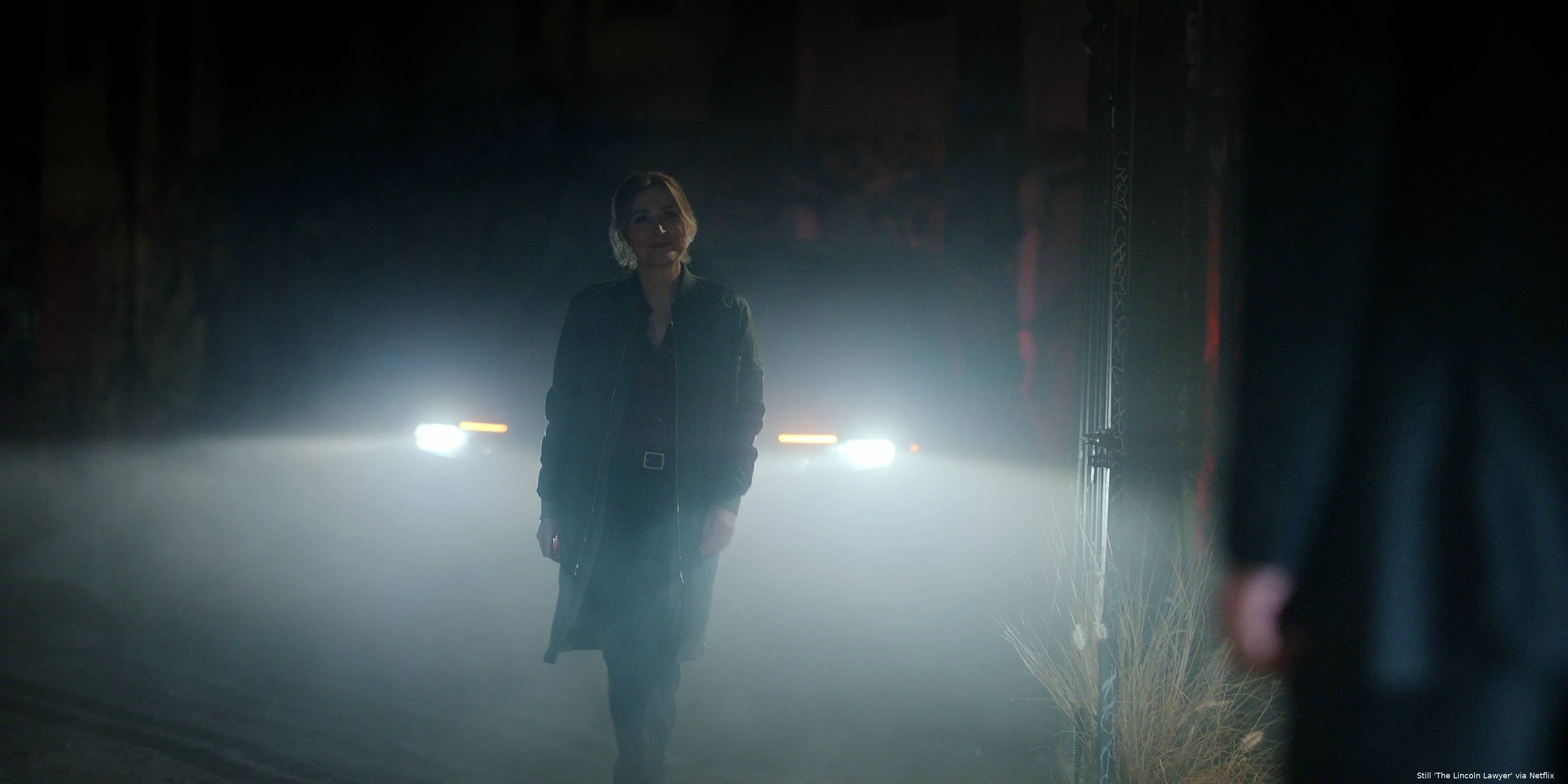 The_Lincoln_Lawyer_n_S4_E10_00_03_09_01R