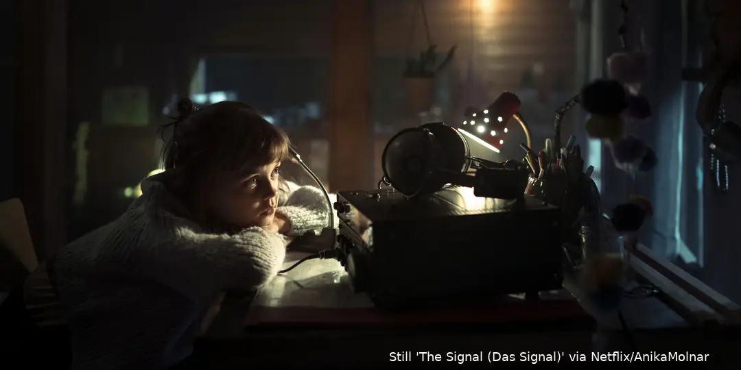 dassignal firstlook anikamolnar netflix 005