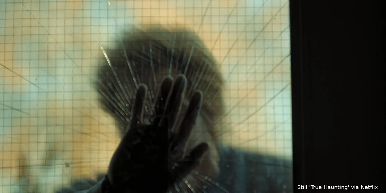 True_Haunting_n_S1_E2_00_21_52_23