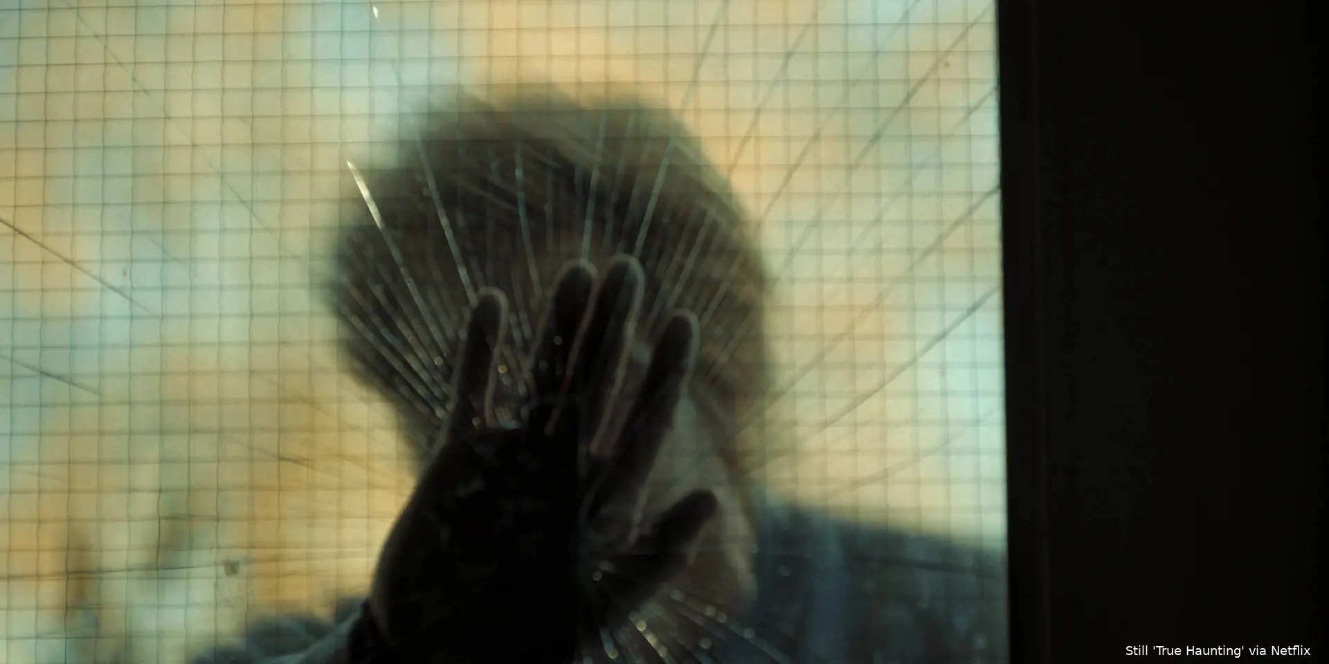 True_Haunting_n_S1_E2_00_21_52_23