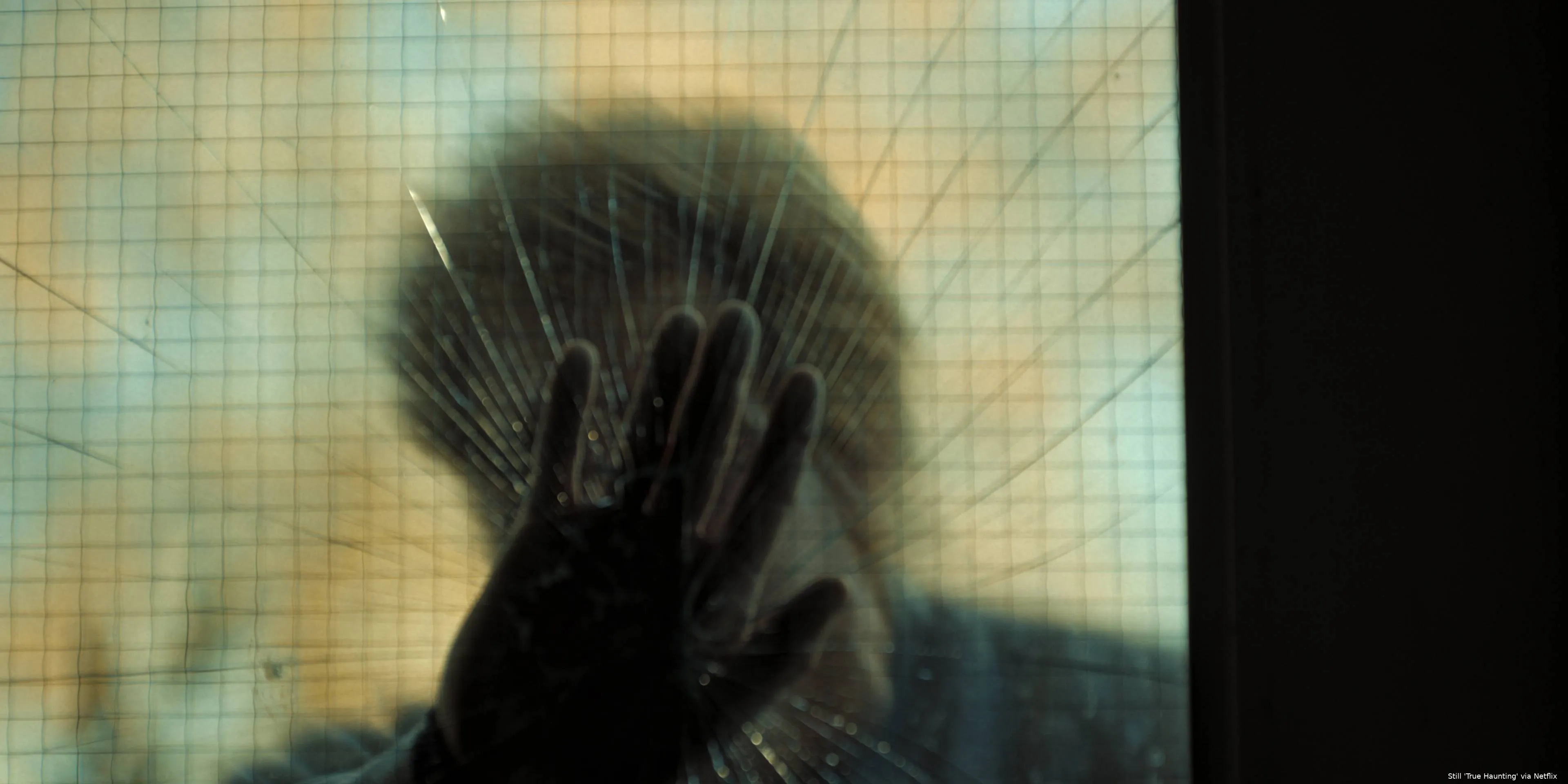 True_Haunting_n_S1_E2_00_21_52_23