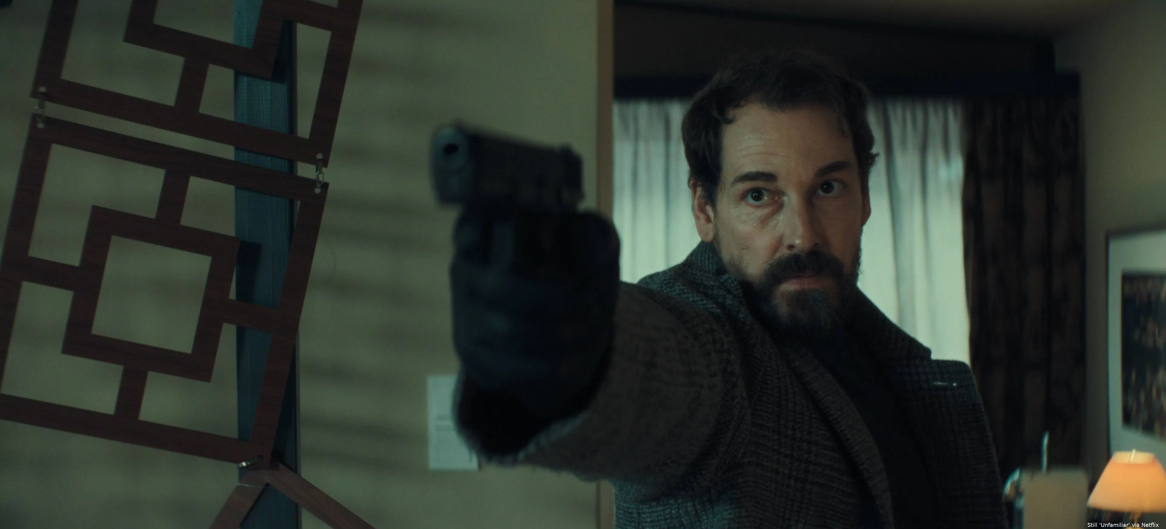 Unfamiliar_n_S1_E5_00_04_55_22