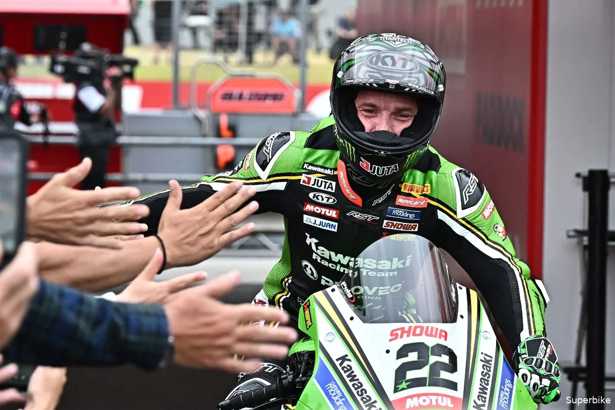 alex lowes phillip island parc ferme 2024 1