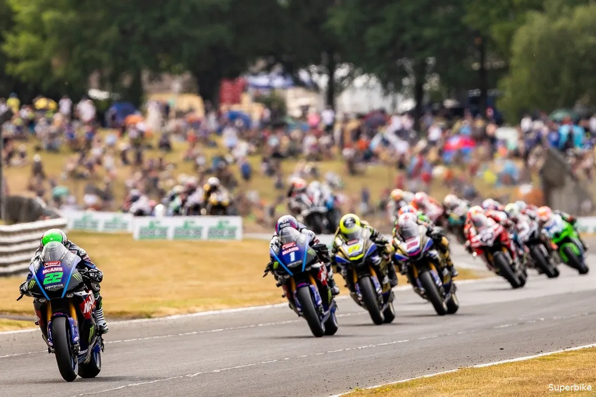 british superbike brands hatch action 2022