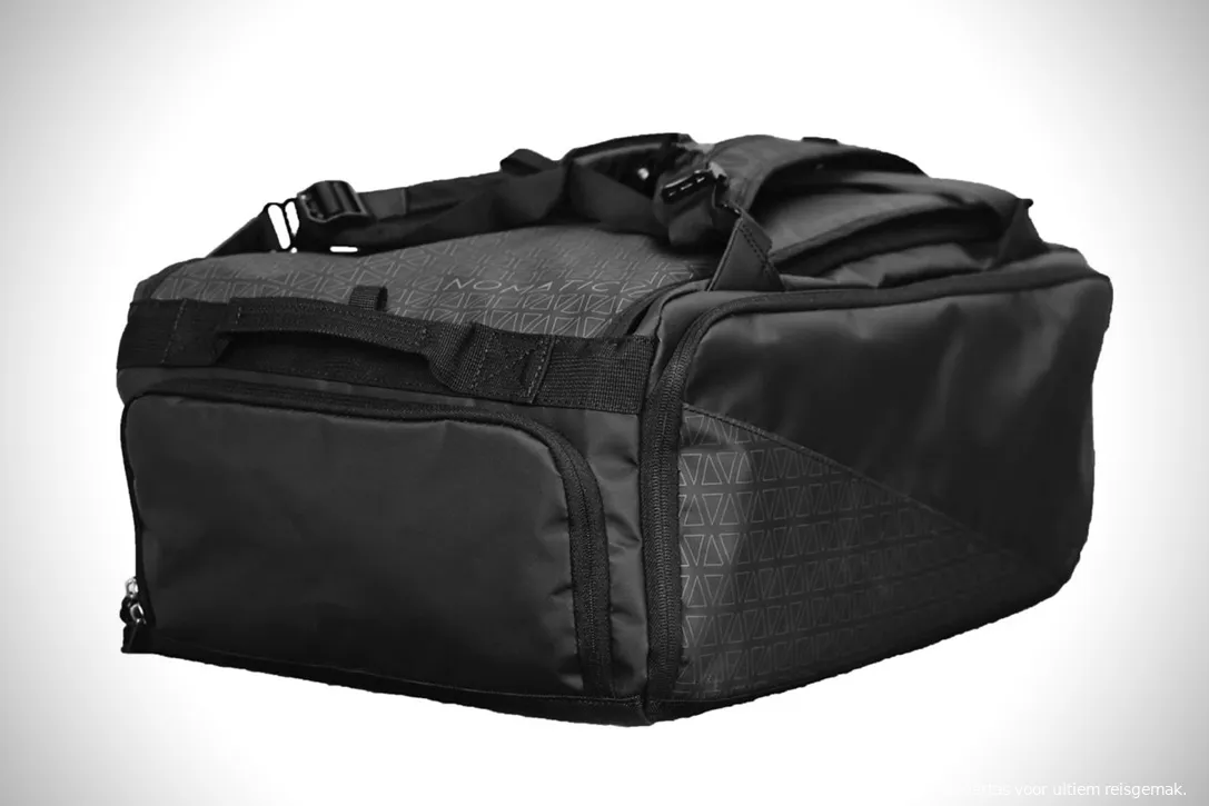 nomatic travel bag