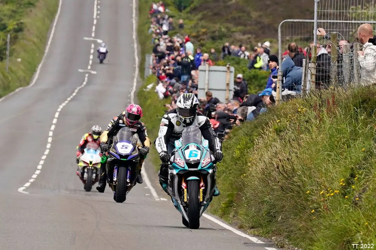 michael dunlop supersport race 1