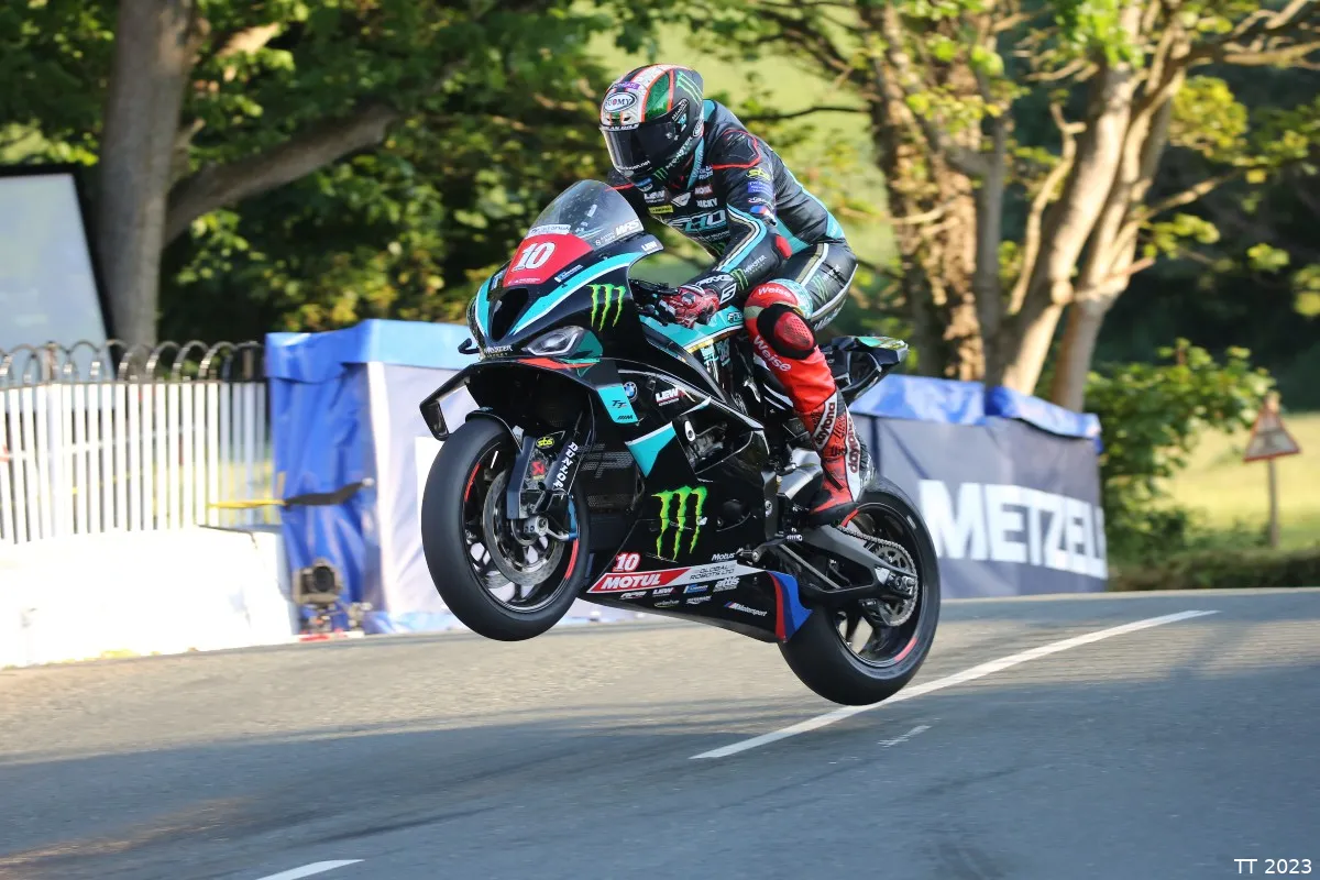 peter hickman superstock tt 2023 race 2