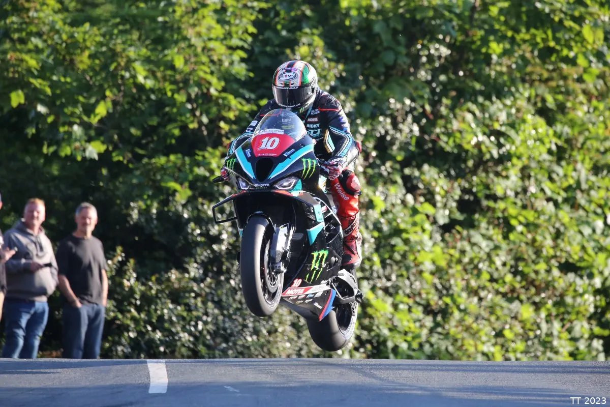 peter hickman superstock tt race 1 2023