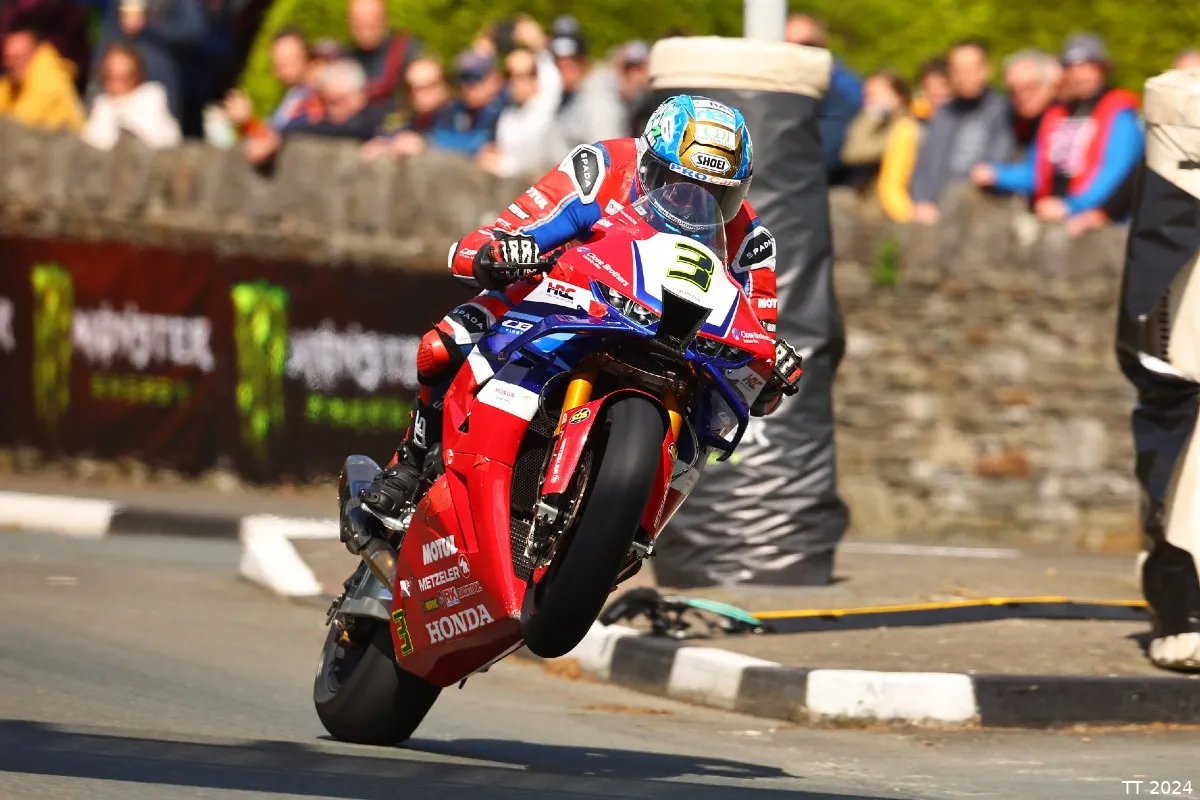 dean harrison superbike tt 2024