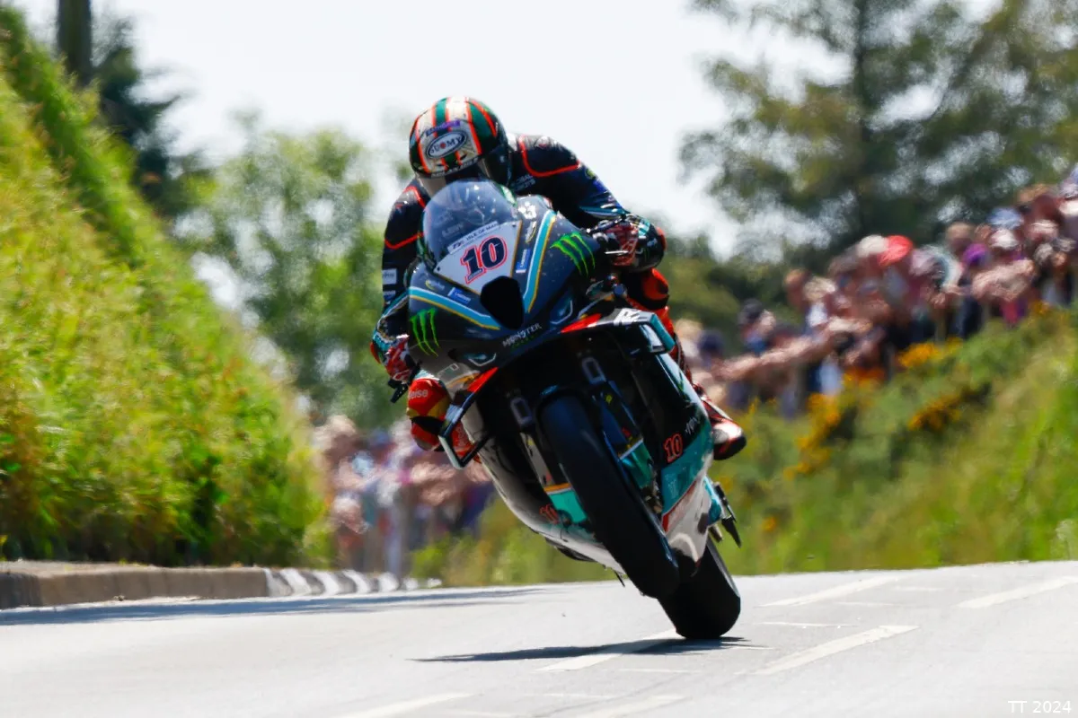 peter hickman wheelie iomtt 2023