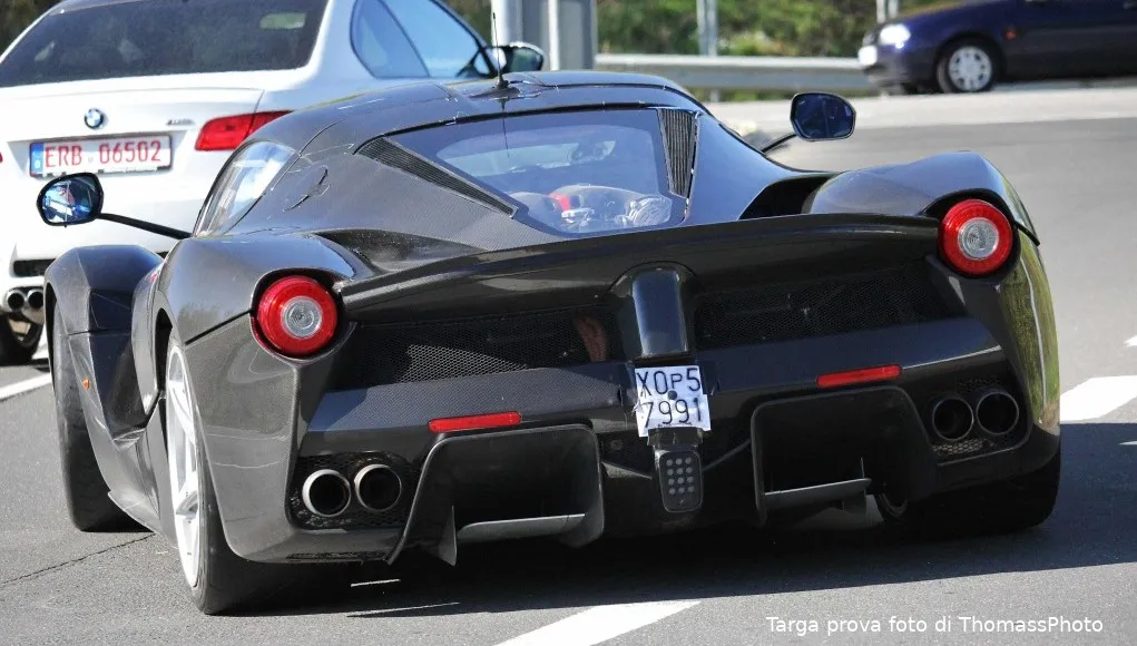 ferrari laferrari c984116042014223245 5
