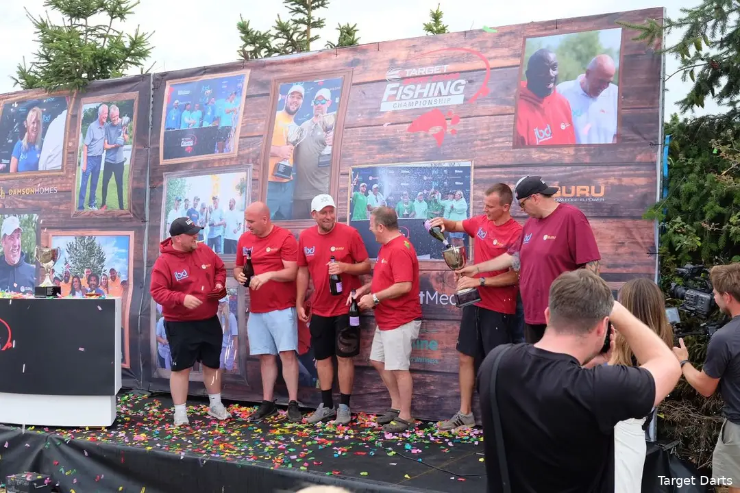 De winnaars werden gehuldigd op het podium